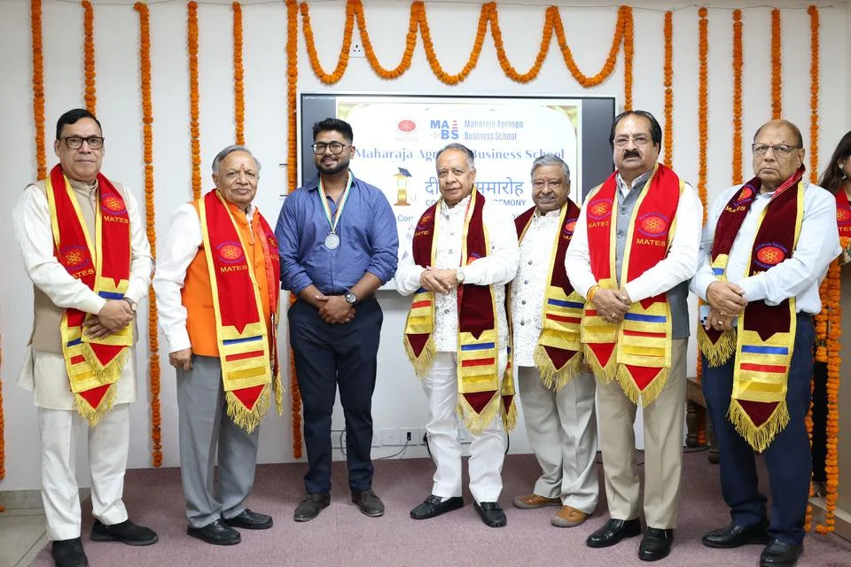 Anupam Gupta, Silver Medalist, with the MATES leadership